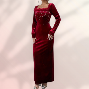 فستان احمر مخملى طويل 